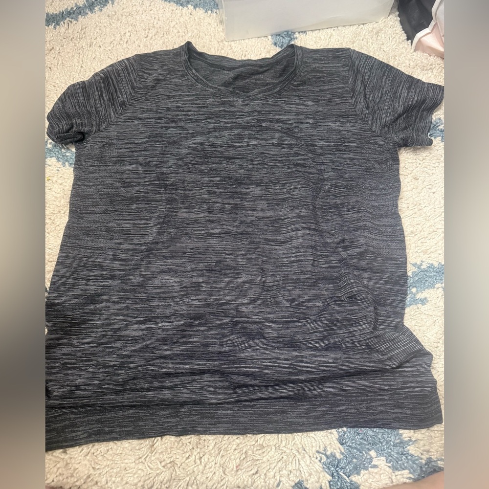 Lululemon Heathered Dark Gray Short Sleeve Swiftly Tech Tee Size 10